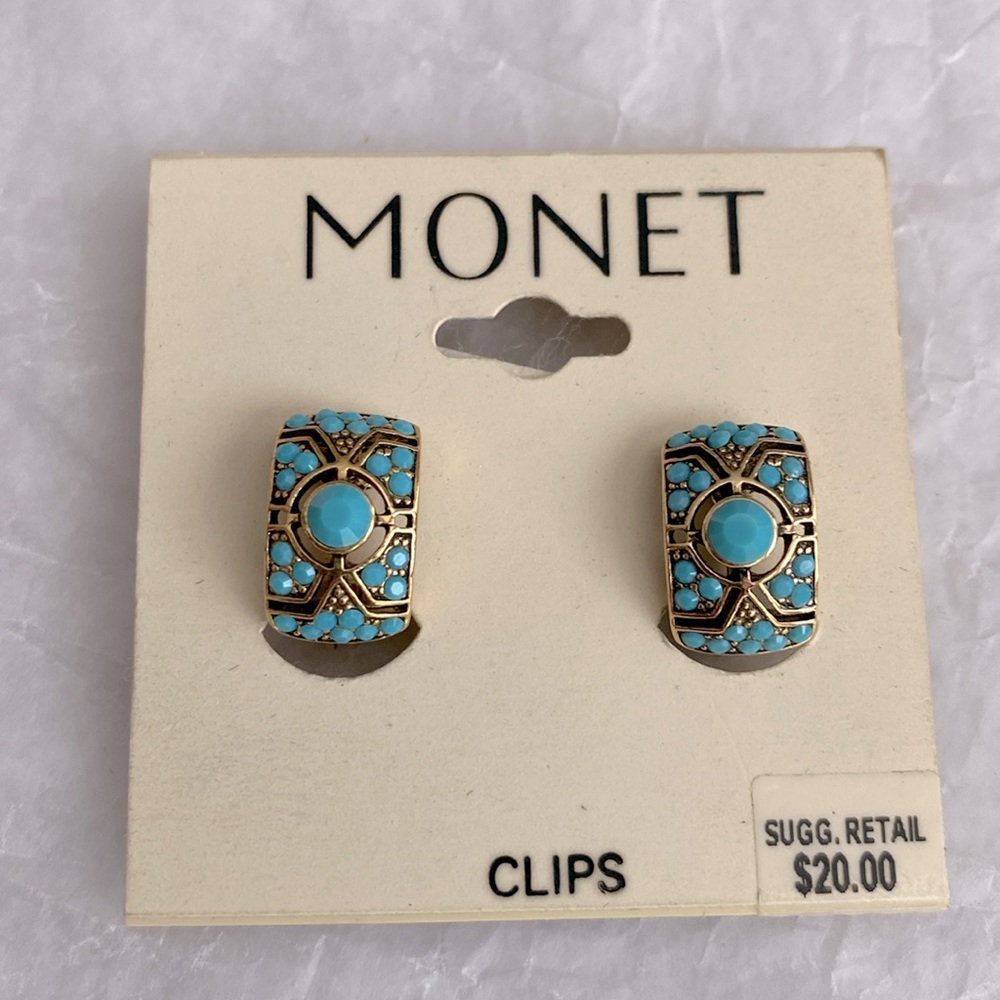 Monet Vintage Clip Earrings. Faux Turquoise stones & gold color metal